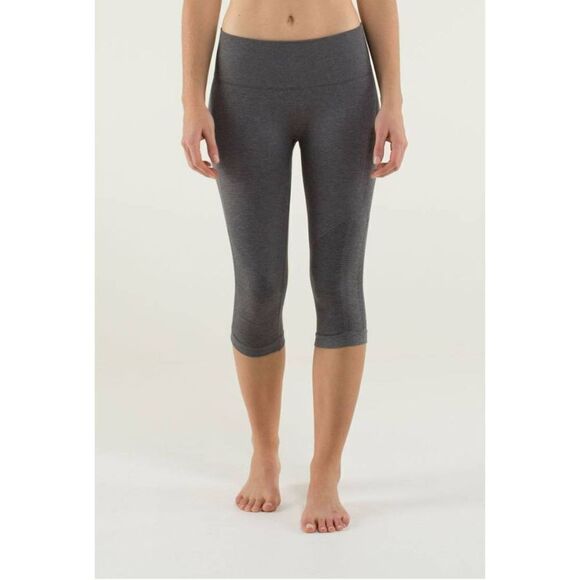 LULULEMON ATHLETICA In The Flow Crop II Size 4 - Picture 4 of 4